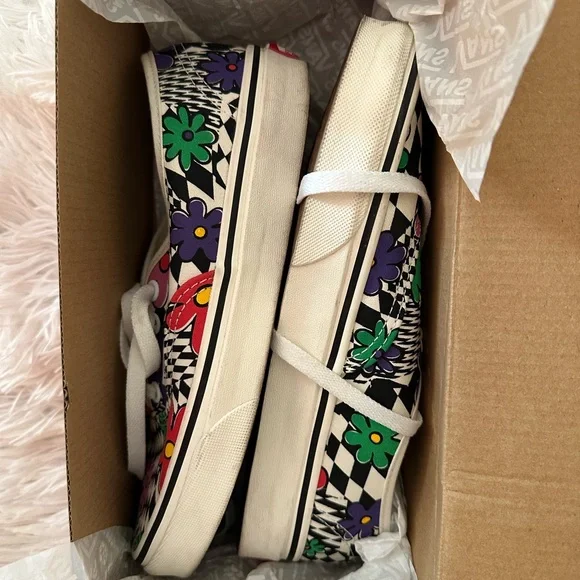 Authentic Vans shoes - Picture 8 of 10